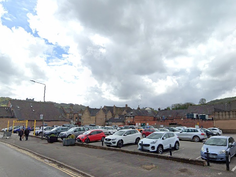 The Lido car park full of cars